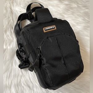 Naneu Pro C5 Correspondent Series Holster Camera Bag - w/Strap - See Description